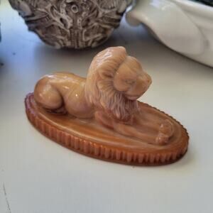 Oscar Lion Summit Creme/Chocolate Slag Glass Paperweight/Figurine Vogelsong